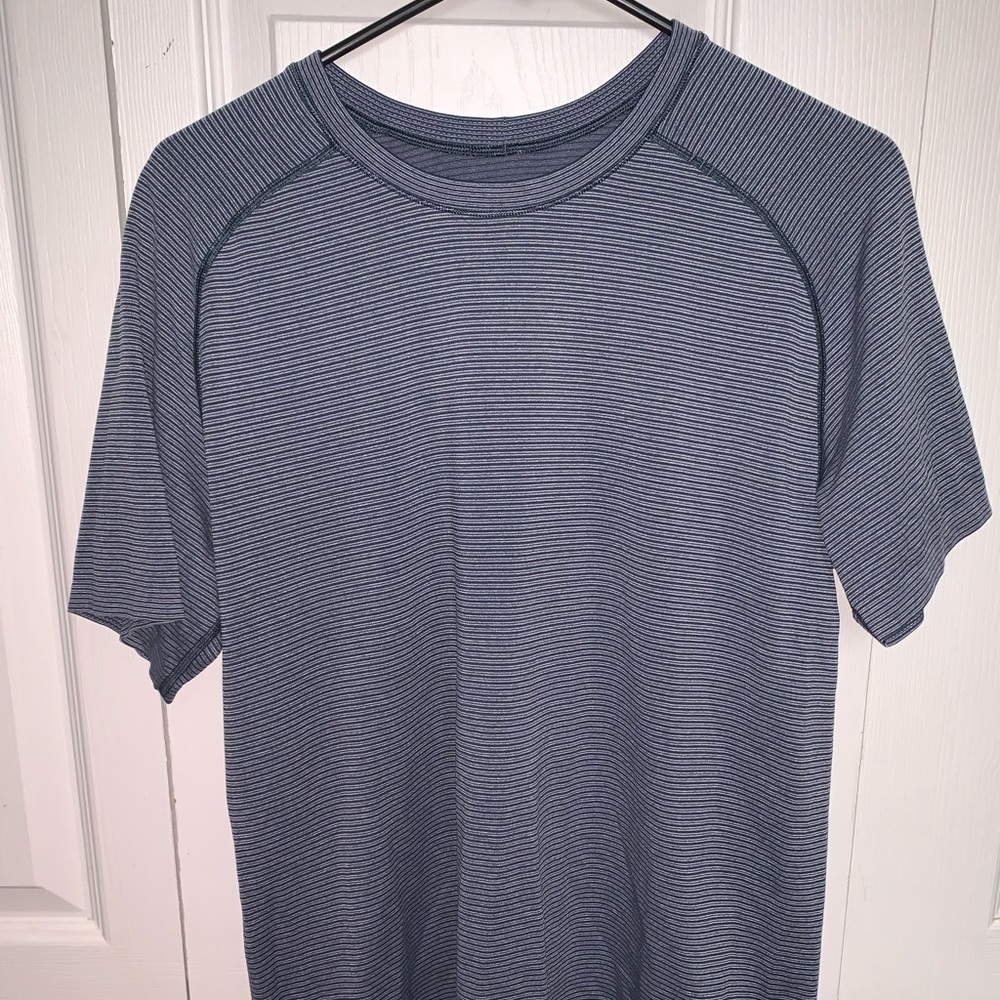 Blue Lululemon short sleeve shirt